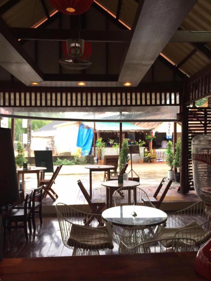 Sincere Hostel Bar And Bistro Ko Lanta Dış mekan fotoğraf