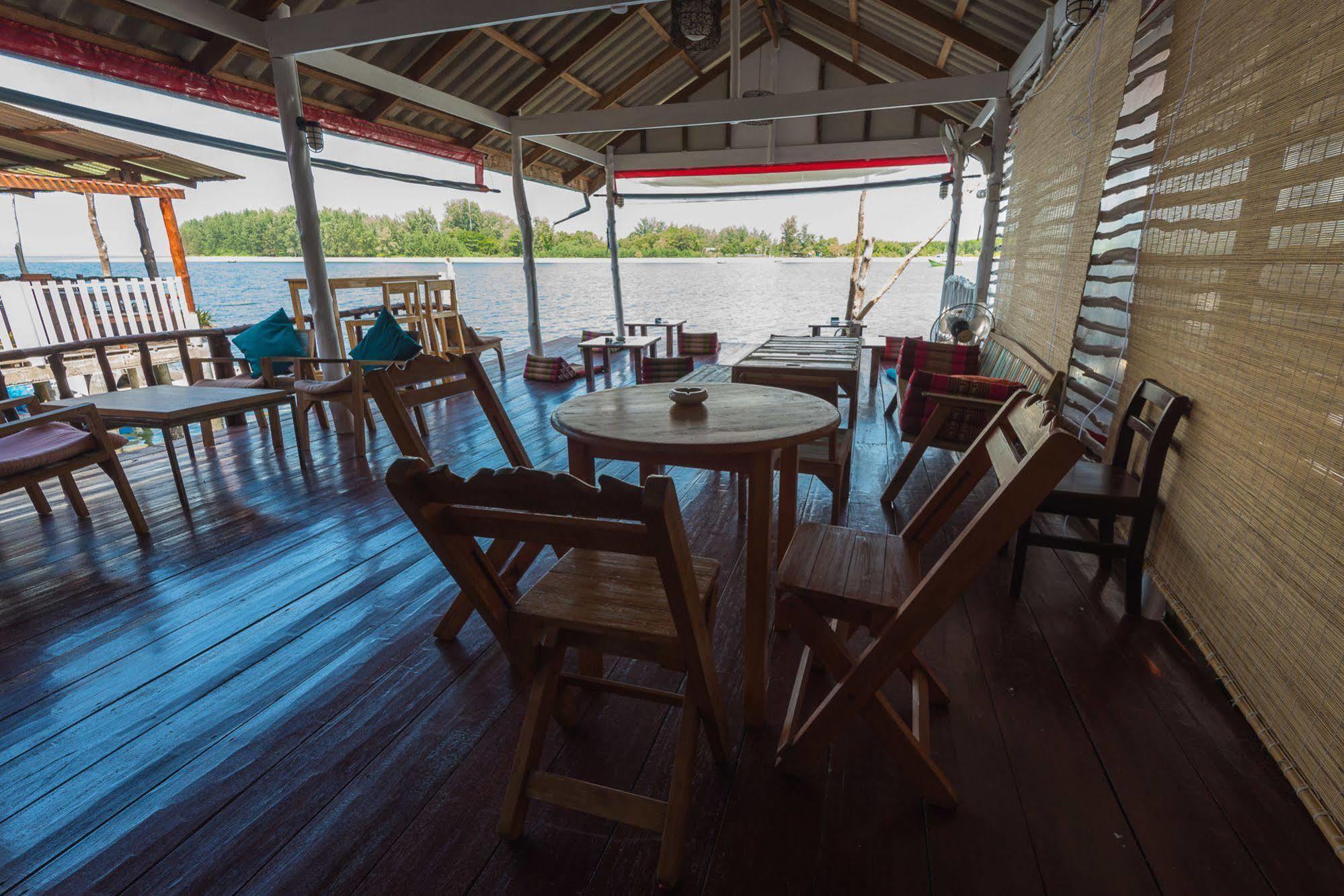 Sincere Hostel Bar And Bistro Ko Lanta Dış mekan fotoğraf