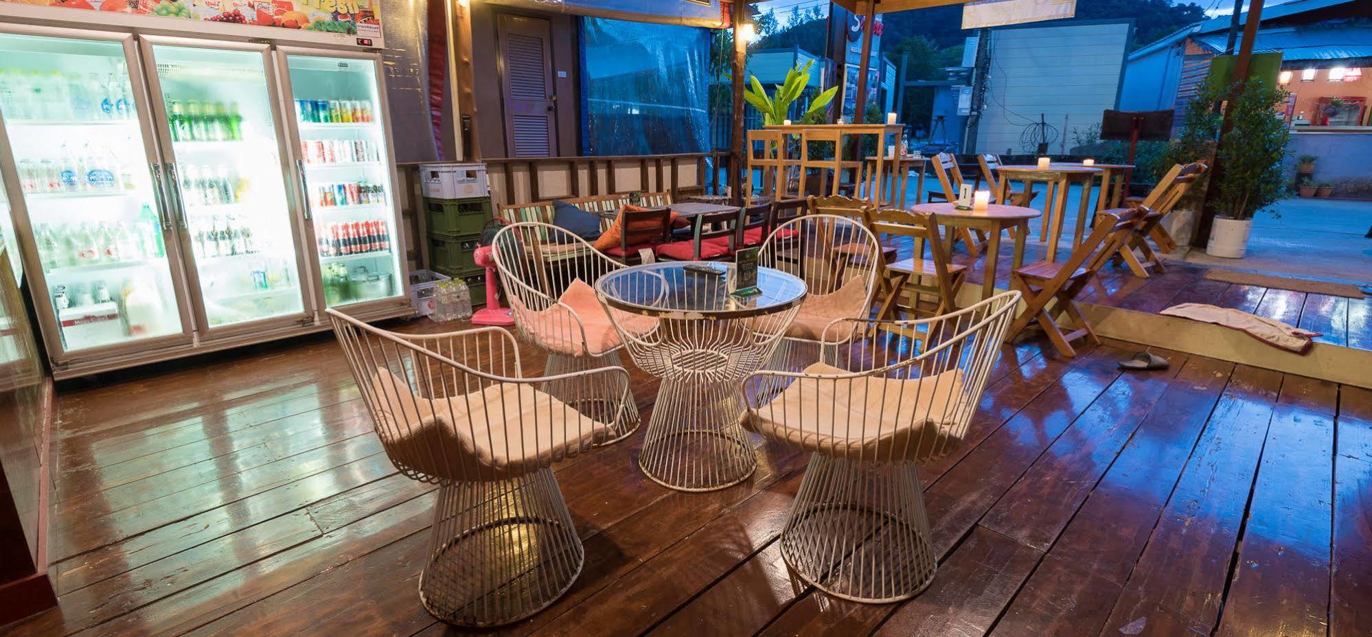 Sincere Hostel Bar And Bistro Ko Lanta Dış mekan fotoğraf